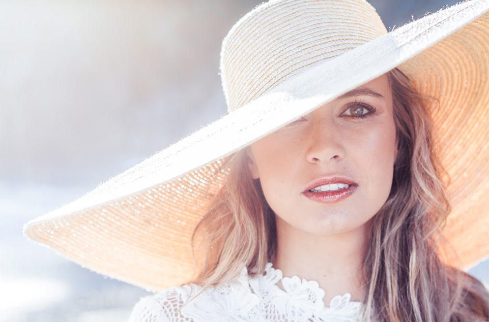 novia con sombrero novia con sombrero